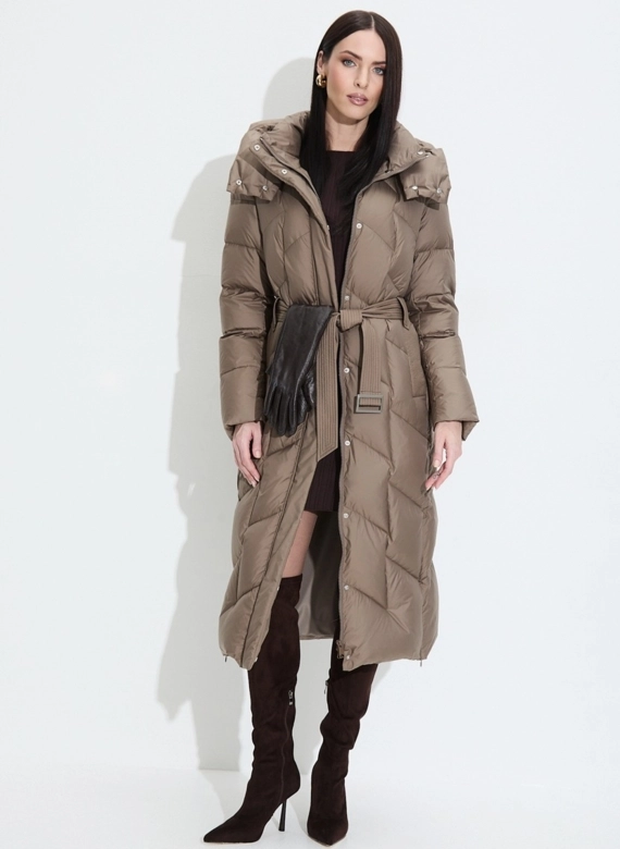 Женский пуховик с капюшоном фото