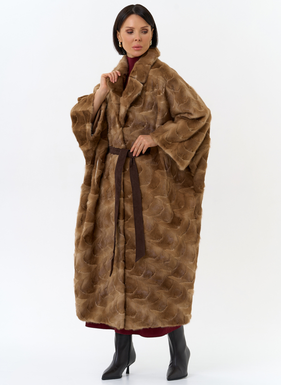 Шуба из меха норки с английским воротником