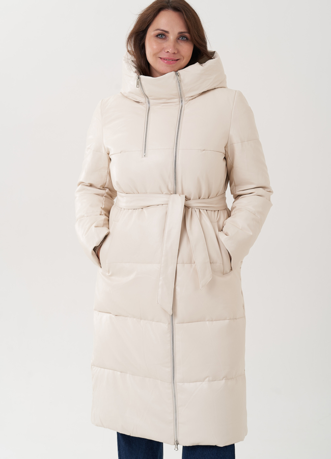 Пуховик из эко кожи молочного цвета с капюшоном модель № 25711 универмаг малина