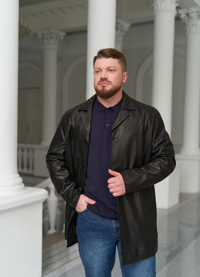 Мужской пиджак из натуральной кожи модель № 30060 меха малина