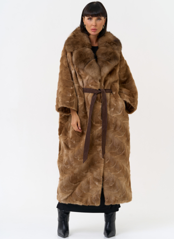 Женская шуба из меха норки с воротником их меха песца Женская шуба из меха норки с воротником их меха песца