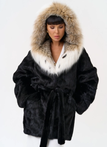 Женская шуба из меха норки с капюшоном из меха рыси фото