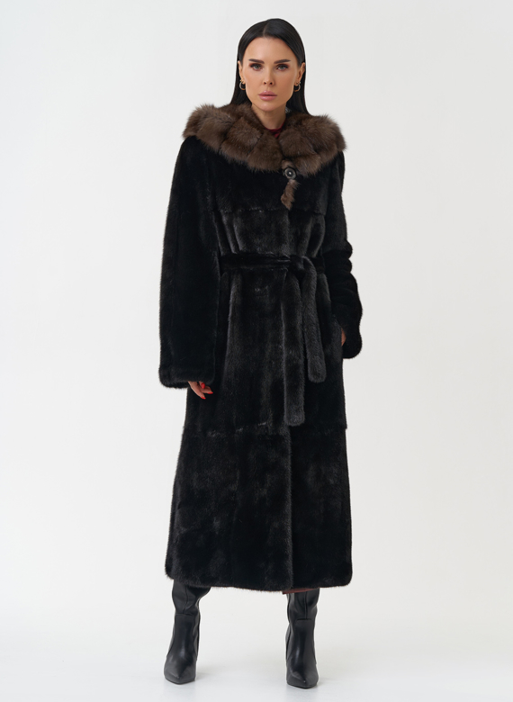 Норковая шуба с капюшоном из меха соболя