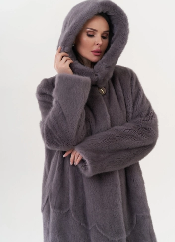 Шуба из норки с капюшоном