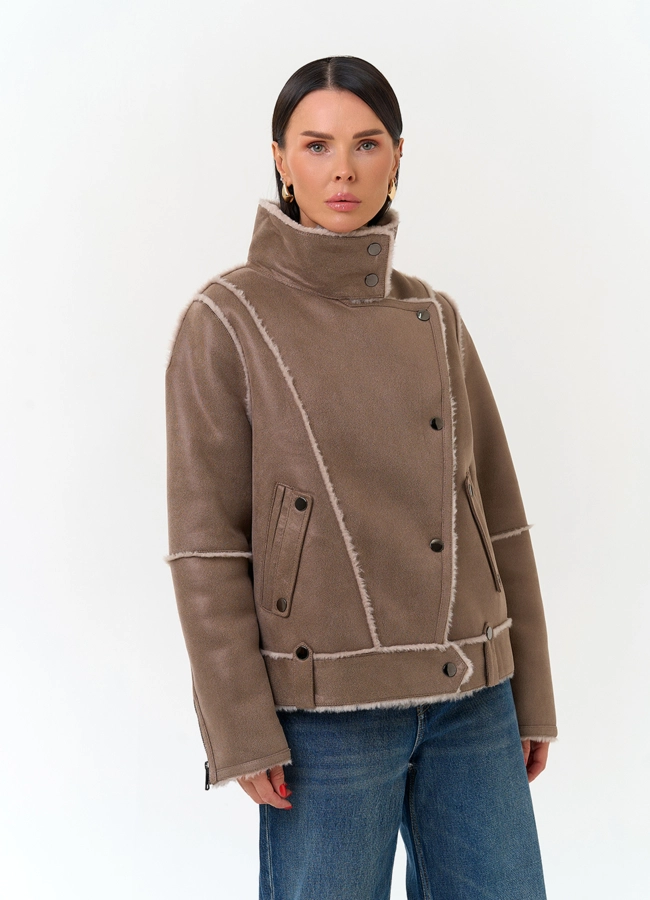 Женская дубленка из эко замши модель № 33908 меха малина