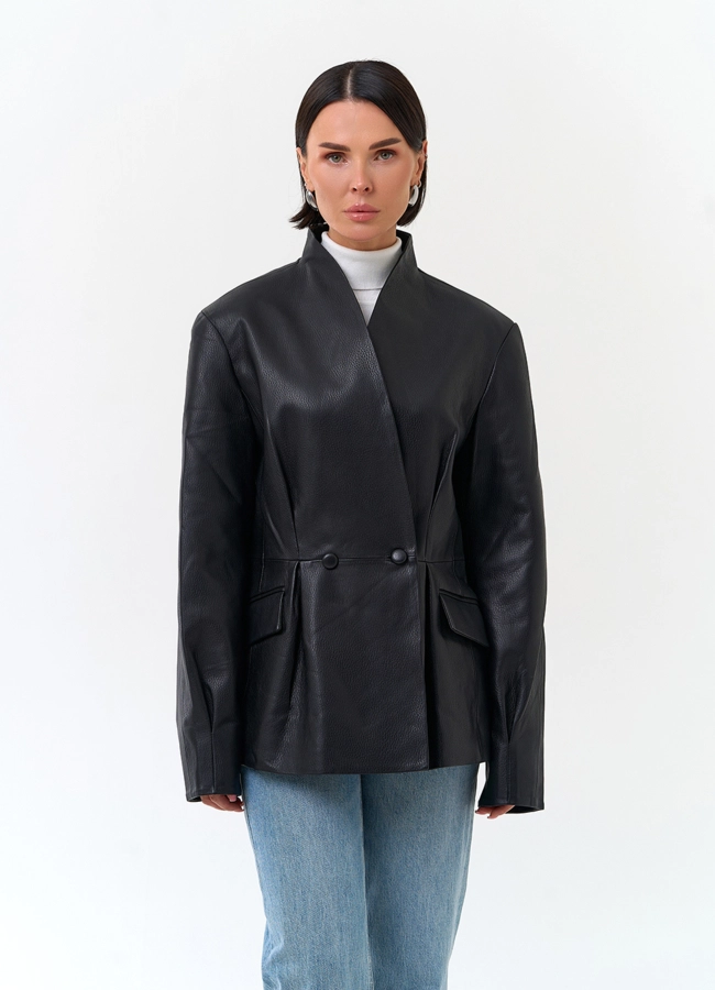 Двубортный жакет из натуральной кожи модель № 34105 меха малина фото