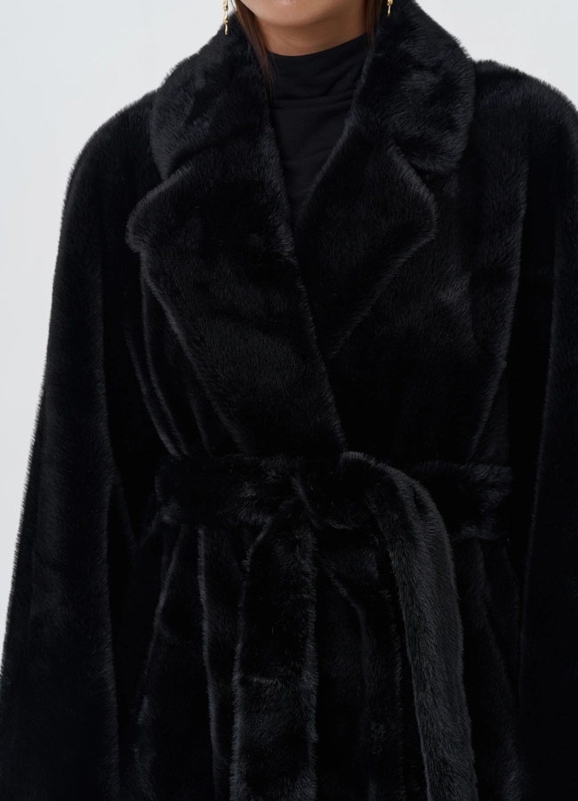 Женское пальто из эко меха с поясом модель № 27687 универмаг малина