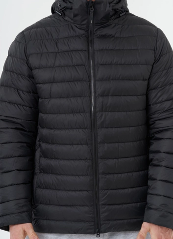 Стеганая куртка с капюшоном