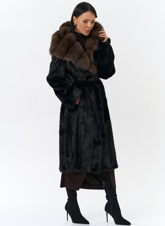 Шуба из норки с капюшоном 