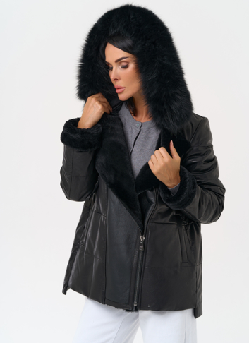 Короткий пуховик из натуральной кожи с капюшоном Короткий пуховик из натуральной кожи с капюшоном