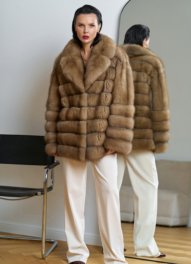 Женская шуба из куницы с английским воротником модель № 31726 меха малина